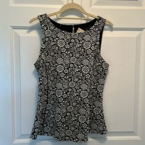 Sleeveless women’s top